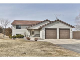 982 Drover Trl, Hudson, WI 54016-7686