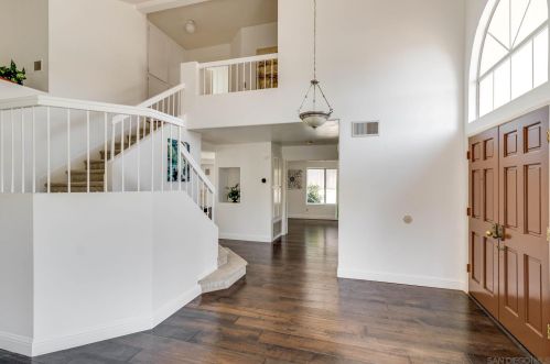 8886 La Cartera St, San Diego CA 92129-3310 exterior