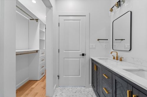 5903 Stanton Ave, Pittsburgh PA  15206-2117 exterior