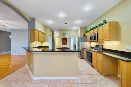 5208 Patricia Dr, Orlando FL 32819-7548 exterior