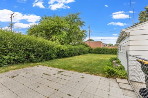 2234 102nd St, Milwaukee WI  53227-1378 exterior