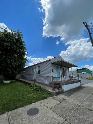 105 Ash St, Covington, KY 41016-1561