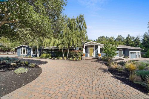 27 Woodland Rd, Orinda, CA 94563-4019