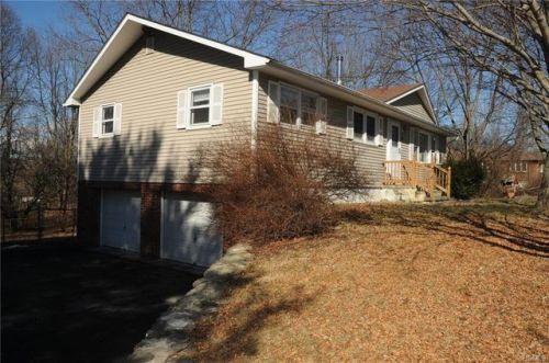 35 Oak Hill Rd, Westtown, NY 10998-3500