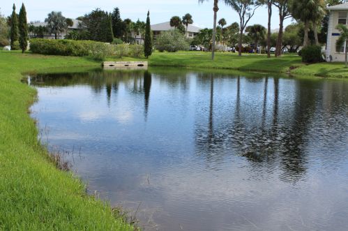 1520 Royal Green Cir, Fort Pierce FL  34952-7624 exterior