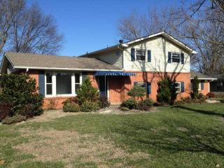1122 Elliott Dr, Murfreesboro TN  37129-1818 exterior