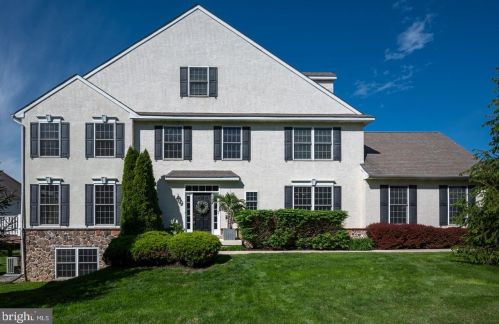 8 Robert Ct, Chadds Ford, PA 19317-8995