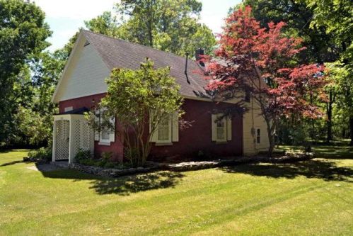 721 Point Rd, Willsboro Point, NY 12996-4135