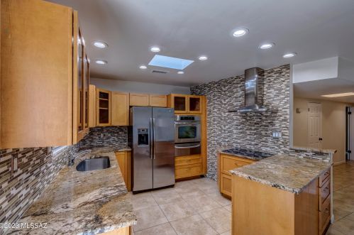 700 Santa Ana Dr, Tucson, AZ 85710-6642