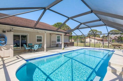 5514 Birch Dr, Fort Pierce, FL 34982-4803