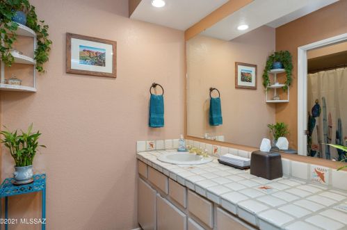 7552 Knollwood Cir, Tucson AZ 85750-2325 exterior