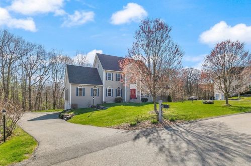 26 Gordon Ave, Salem, NH 03079-1307