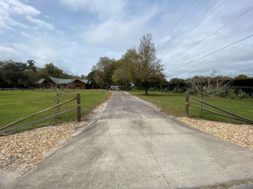 710 Shaw Lake Rd, Pierson, FL 32180-2505