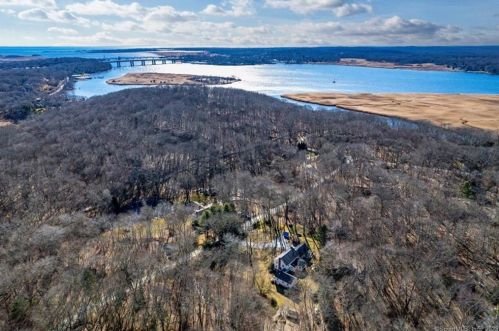 9 Landing Rd, Lyme, CT 06371-1446