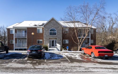 225 Cave Run Dr, Covington, KY 41018-4090