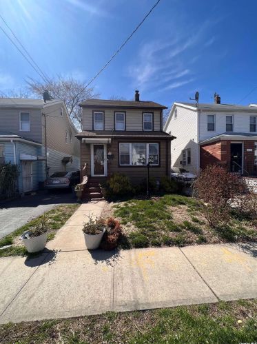 116-36 201st St, Jamaica, NY 11412-2108