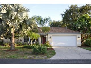 4749 Hamlets Grove Dr, Sarasota, FL 34235-2277