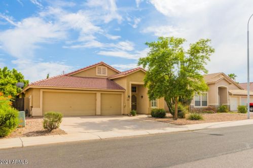 1673 Oakland St, Chandler, AZ 85225-5279