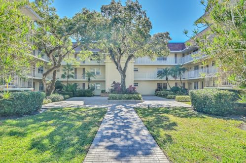 5510 Tamberlane Cir, West Palm Beach, FL 33418-3811
