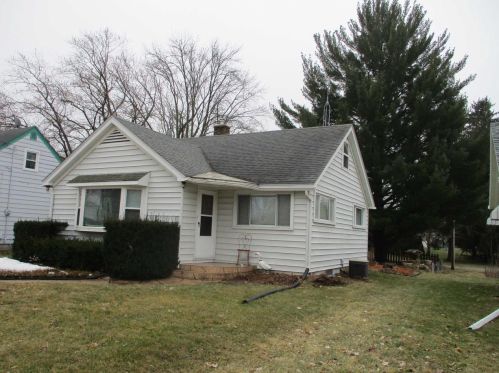 903 Burnett St, Beaver Dam, WI 53916-1536
