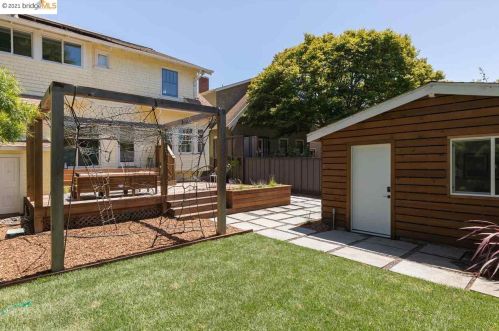 5845 Colby St, Oakland CA  94618-1224 exterior