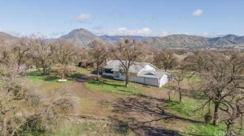 30520 George Smith Rd, Orange Cove CA  93675-9635 exterior