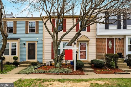 7490 Wounded Knee Rd, Lorton, VA 22079-1895