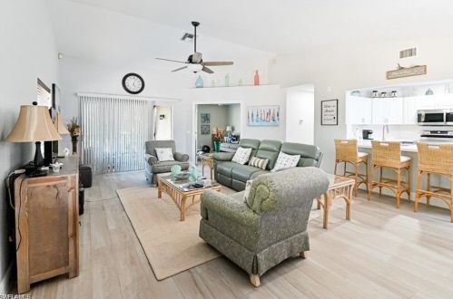 9570 Crescent Garden Dr, Naples, FL 34109-4531