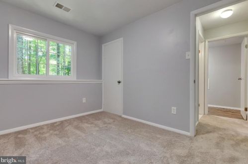 8467 Falling Leaf Rd, Springfield VA  22153-2503 exterior