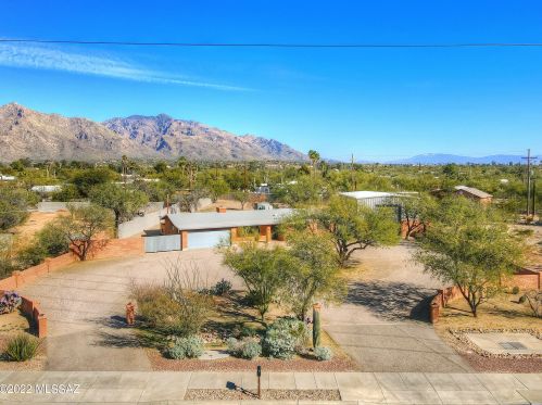 7330 La Canada Dr, Tucson, AZ 85704-1902