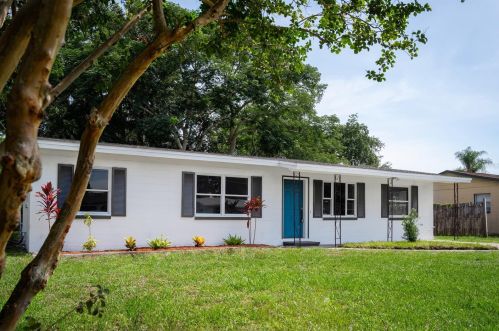 2813 Pineway Dr, Orlando, FL 32839-2520