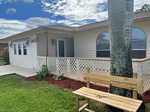 3207 1st St, Lehigh Acres, FL 33976-2302