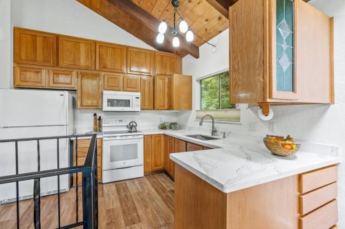 1173 Lakeside Dr, Lompico CA  95018-9513 exterior