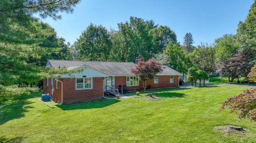 54 Cottam Hill Rd, New Hamburg, NY 12590-1244