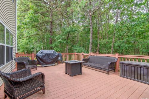 59 Sunflower Ridge Rd, South Setauket, NY 11720-3707