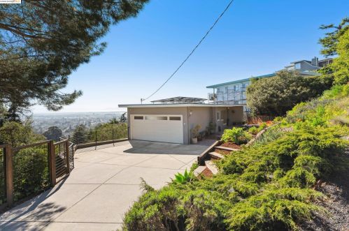 8017 Crest Ave, Oakland, CA 94605-3611