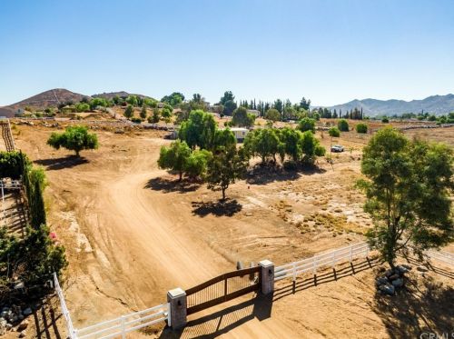 18820 Harley John Rd, Riverside, CA 92504-9798