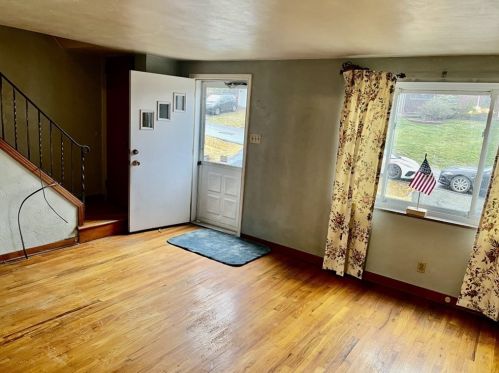 2124 Parklyn St, Pittsburgh, PA 15234-2961
