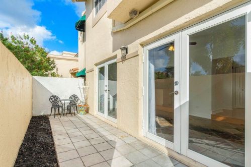 6656 Via Regina, Boca Raton FL  33433-3954 exterior