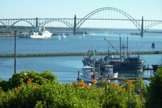 640 5th St, Newport, OR 97365-4317