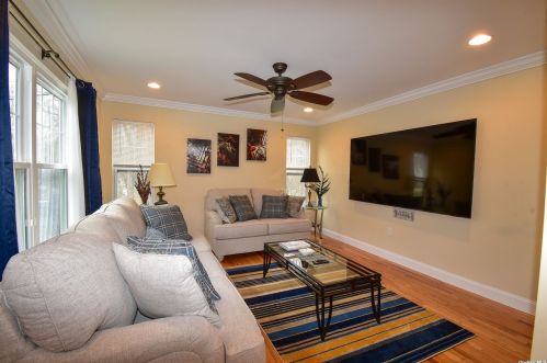 45 Crystal Brook Hollow Rd, Mount Sinai NY  11766-1606 exterior