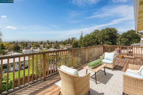 6101 Laird Ave, Oakland CA  94605-1740 exterior