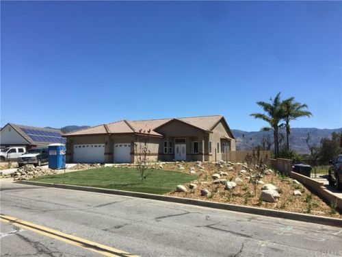 5891 Sycamore Ave, Rialto CA  92376-4418 exterior