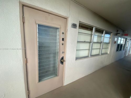 430 Southampton B, West Palm Beach, FL 33417-7811