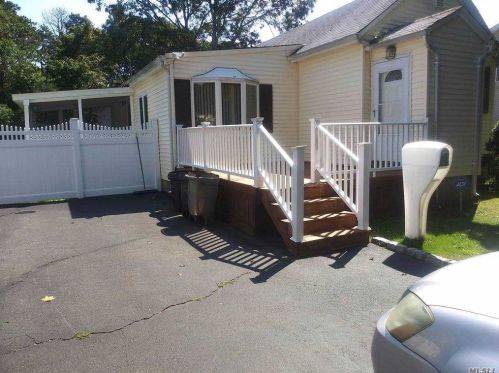 1099 Bay Shore Ave, Bayshore, NY 11706-2737