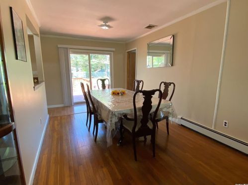 672 Larkfield Rd, Elwood NY  11731-5914 exterior