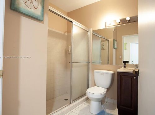 14560 Balgowan Rd, Hialeah FL  33016-6438 exterior