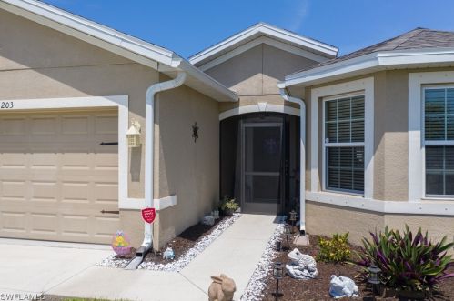 1203 33rd Ter, Cape Coral, FL 33904-4225