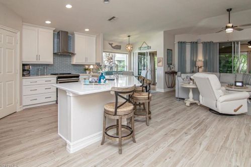 945 Carrick Bend Cir, Naples, FL 34110-3609