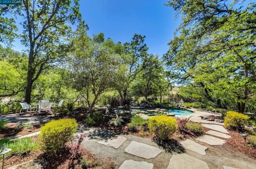 2300 Tree Creek Pl, Danville, CA 94506-2064